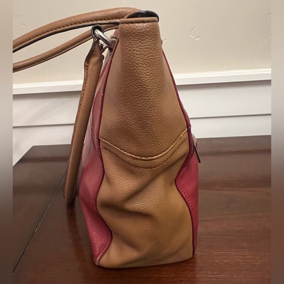 Sold - Picture 4 of 6